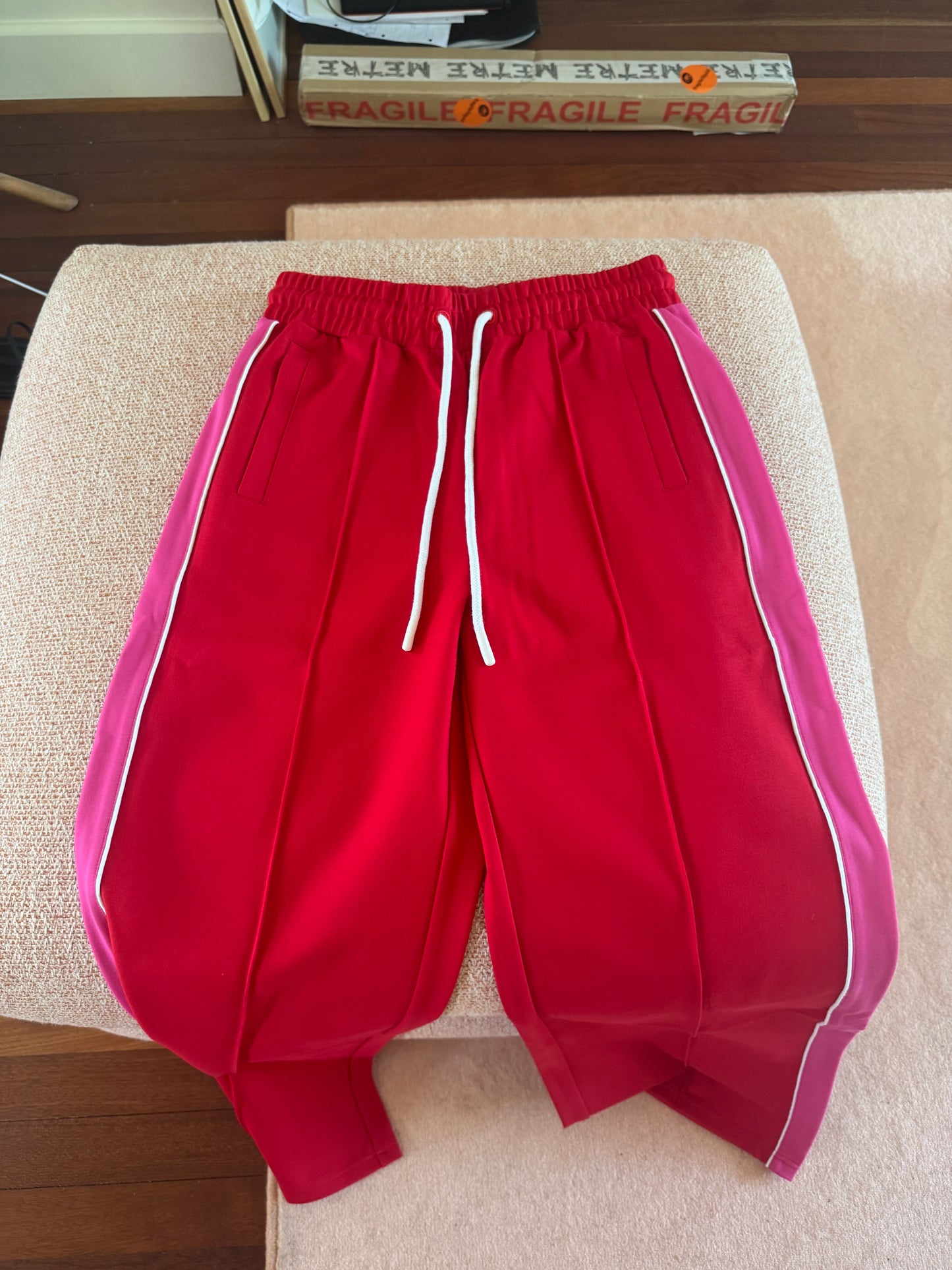 ERIN SPORTY PONTE PANT - LIPSTICK RED